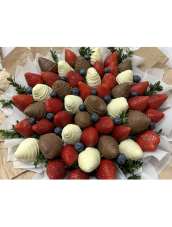 Букет из клубники №77