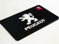 Коврик на торпеду с логотипом PEUGEOT