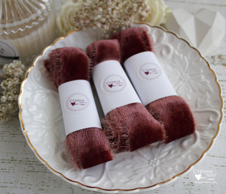 Бархатная лента MAHOGANY VELVET 2,5 СМ * 138 СМ