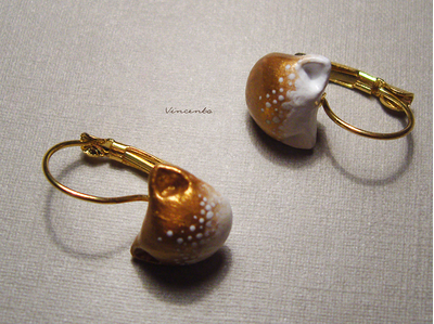 Миниатюрные серьги "Золотые Котики" с авторской росписью