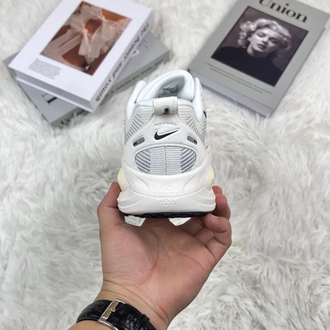 Nike Vomero 18 Summit Coconut Milk