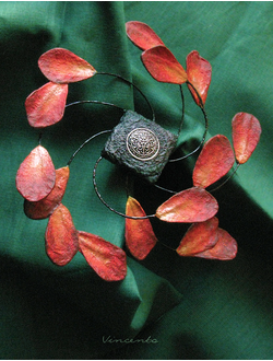 Ветроворот Вечности. Эффектная крупная брошь в стиле сериала "Рейвенсвуд"