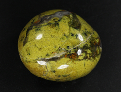 Опал зелёный, полировка, Мадагаскар (45*43*30 мм, 74 г) №35480