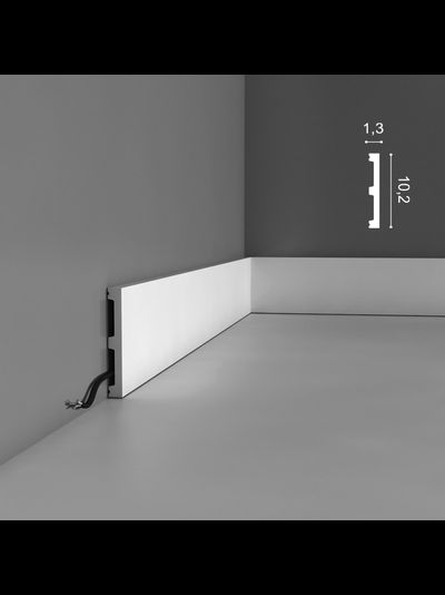 Напольный плинтус из дюрополимера Orac Decor коллекция Axxent SX163