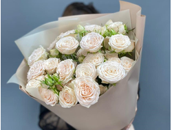 Букет из кустовых пионовидных роз "Эхо любви"