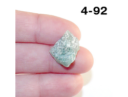 Авантюрин натуральный (необработанный) зеленый №4-92: 2,4г - 18*13*10мм