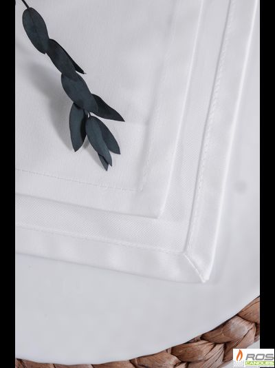 Текстильная салфетка для ресторана 45*45см, белая, евроуголок, без рисунка