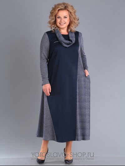 Синее платье А-силуэта с хомутом