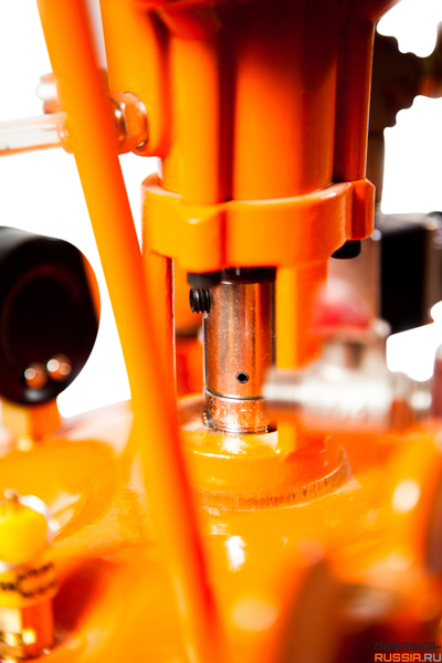 ASPRO-20L-A красконагнетательный бак с авто мешалкой