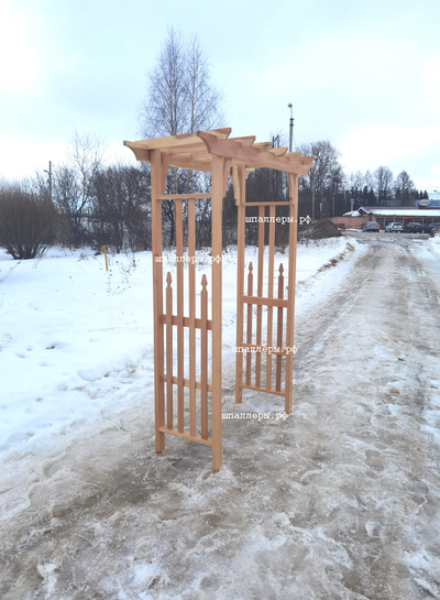 Арка из лиственницы