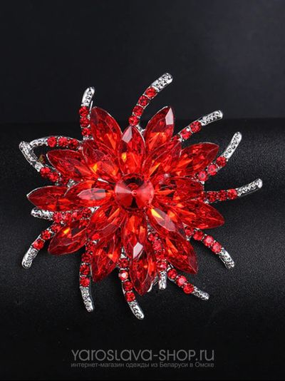 АЛ-111. Брошь- пушистый цветок с красными кристаллами.