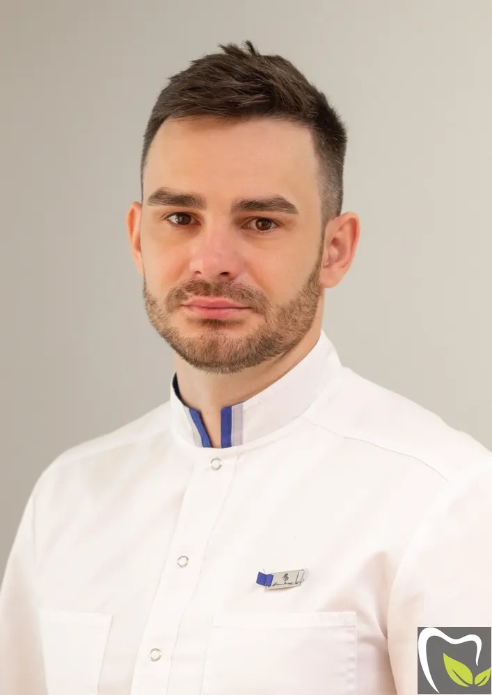 Врач-стоматолог ортодонт Соловов Антон Алексеевич