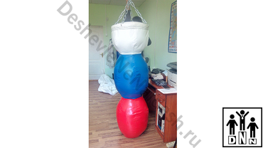 Тpёxceкциoнный боксерский мешок