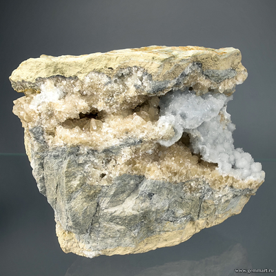 Целестин  и кальцит. Дагестан. Россия. 80*80*70мм