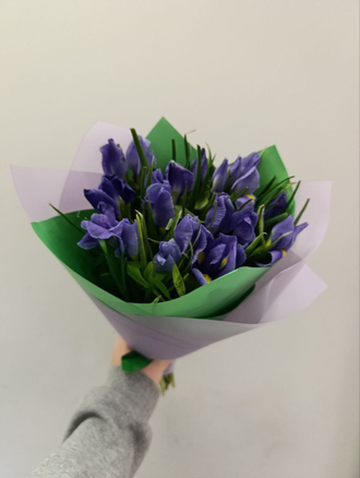 Букет из 11 ирисов