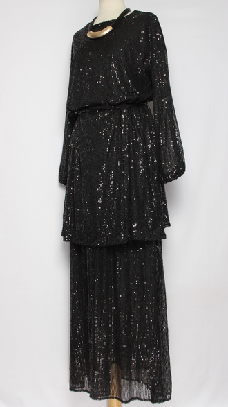 ПЛАТЬЕ-ТУНИКА НАРЯДНОЕ "РАСКЛЕШЕННОЕ ПАЙЕТКИ" черное р.46,50,52,54,58