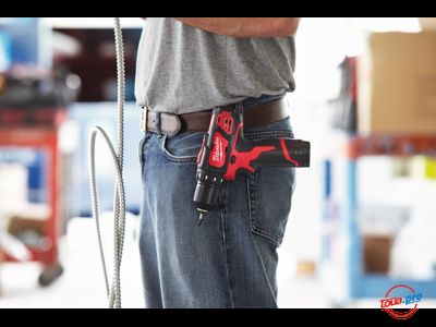 Аккумуляторная дрель-шуруповерт Milwaukee M12 BDD-202C 4933441915