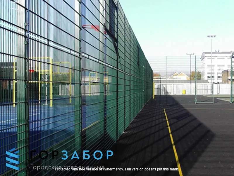 Монтаж ограждения спортплощадки