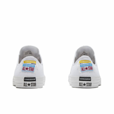 Вид сзади женские кеды Converse All Star с красной полоской 166737C