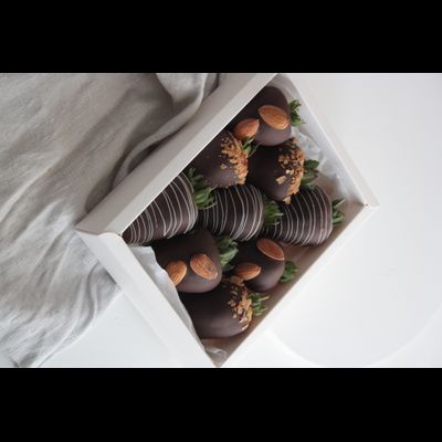 Набор 9 клубник в шоколаде