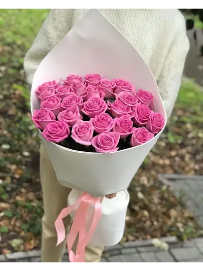 25 розовых роз 60 см