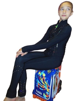 КОСТЮМ С РЕЛЬЕФНОЙ ОТСТРОЧКОЙ KARISMA