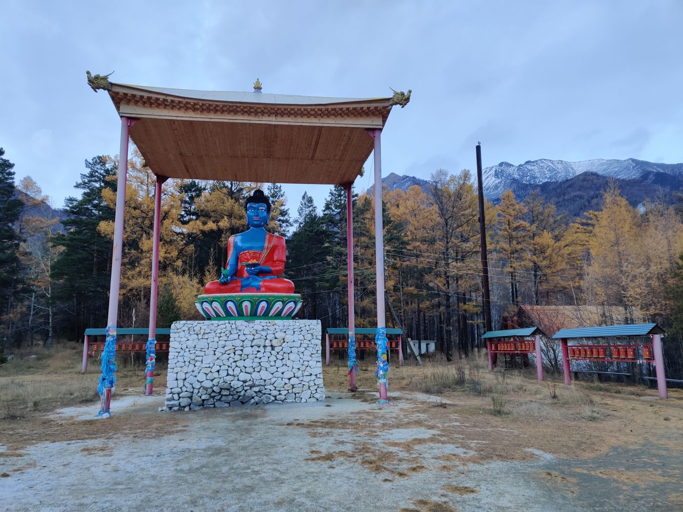 Статуя Будды Медицины в Аршане
