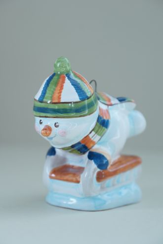 Снеговик на санках (спортсмен)
