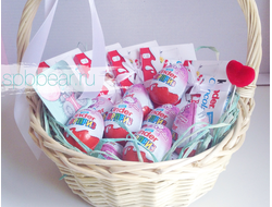 Подарочная корзина Киндер сюрприз и Киндер шоколад большая