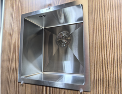 Мойка из нержавеющей  стали подстольного монтажа 44х44 САТИН Amalet *