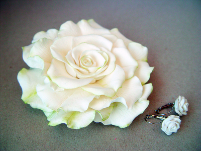 Роза 12 см в прическу.