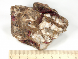 Эритрин, кристаллы на породе, коллекционный образец, Марокко (70*59*53 мм, 208 г) №28827