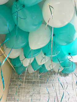 Шары белый, аквамарин 25 шт под потолок