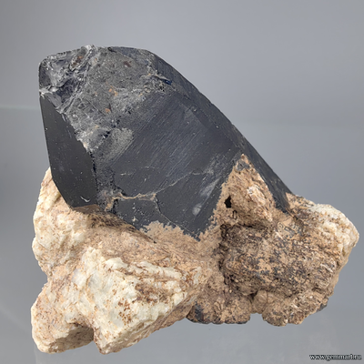 Морион (разн. кварца) на полевом шпате. Казахстан. 69*40*40мм