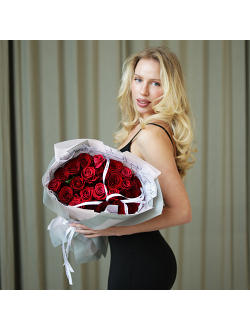 25 красных роз (Роял мидл)