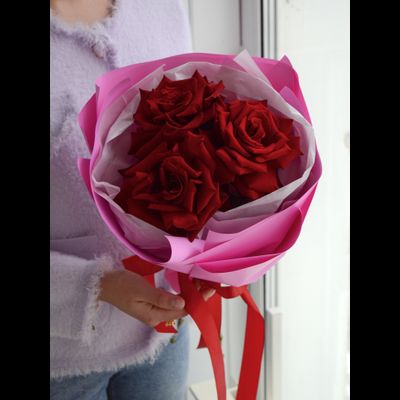 Набор клубника в шоколаде с красными розами