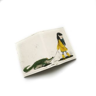 Картхолдер-книжка с шестью отделениями с принтом "Девочка с крокодилом"