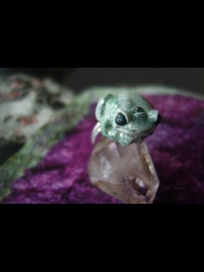 Кольцо-талисман с изумрудом &quot;Исполняющая желания, Древняя Лягушка&quot;