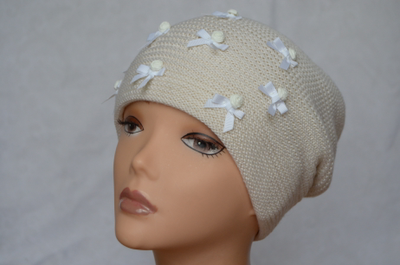 Белая шапка женская с бантиками Vizio Италия 4876 фото