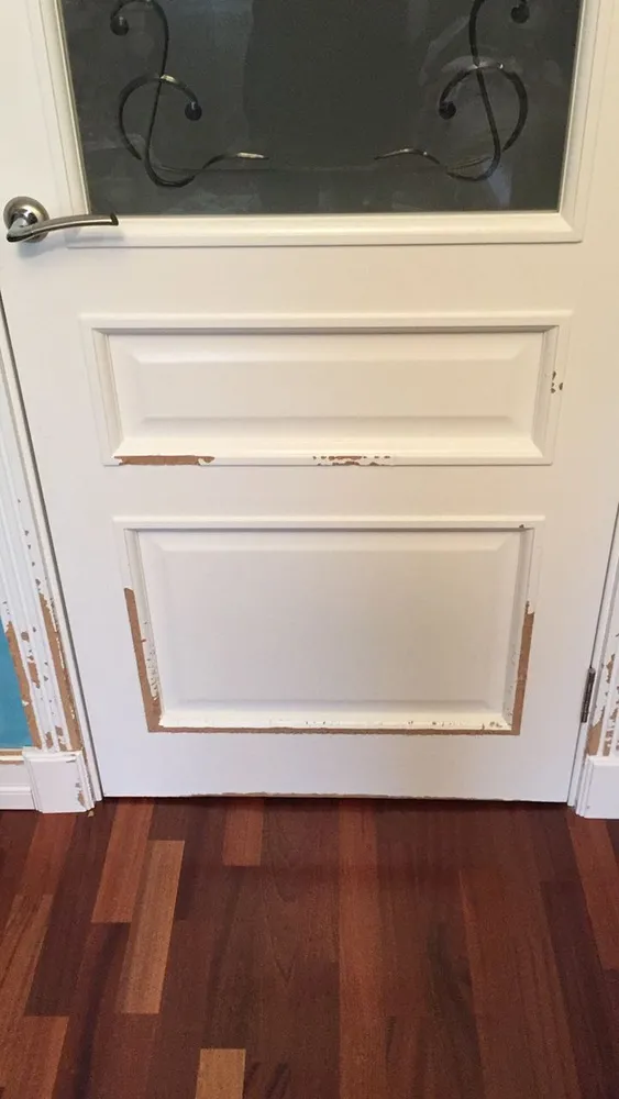 Любимая собака погрызла нашим клиентам дверь=)