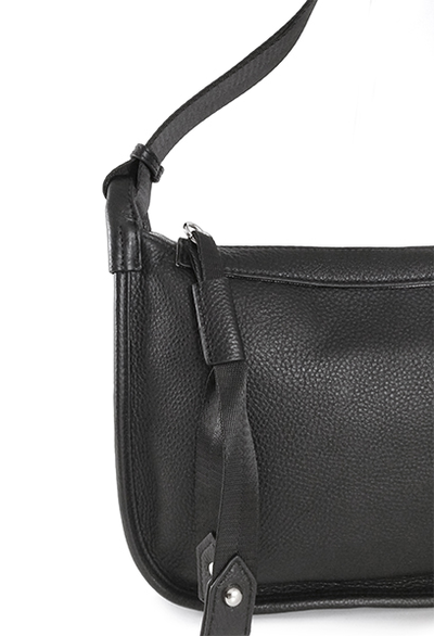 (АРТИКУЛ: 8695/1/81) СУМКА ЖЕНСКАЯ НЕБОЛЬШАЯ, НАТУРАЛЬНАЯ КОЖА, ЧЕРНАЯ,  С ТЕКСТИЛЬНЫМ РЕМНЕМ ЧЕРЕЗ ПЛЕЧО