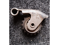 Рычаг натяжного устройства со звездочкой  двигатель 405,406,409 ( новый)