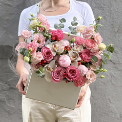 Доставка цветов в Волгограде - FLOWER34.RU - Цветочный ящик "Малиновый закат"