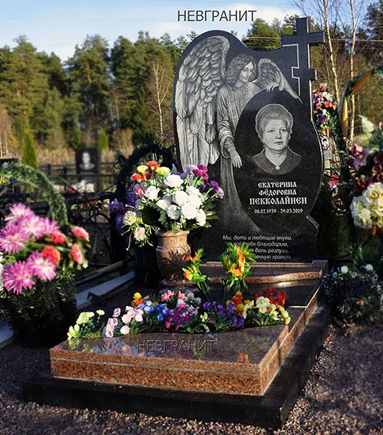 Памятник с  ангелом на могилу