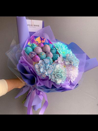 Букет с клубникой «Космос»