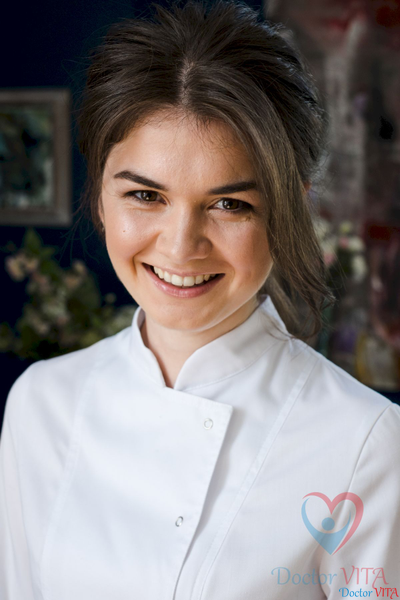 Халат белый с синим кантом IvaMed