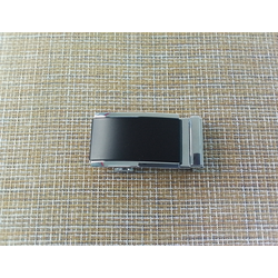 Пряжка на ремень металлическая 40x70мм матовая с серебристыми вставками серый