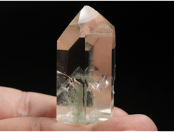 Кварц горный хрусталь с фантомами и хлоритом, кристалл полированный, Бразилия (47*28*21 мм, 44 г) №36857