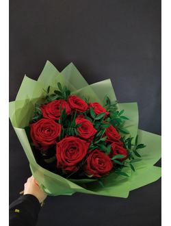 Маленькие букеты: красные розы, букет из красных роз, красная роза Ред Наоми. Небольшой букет.