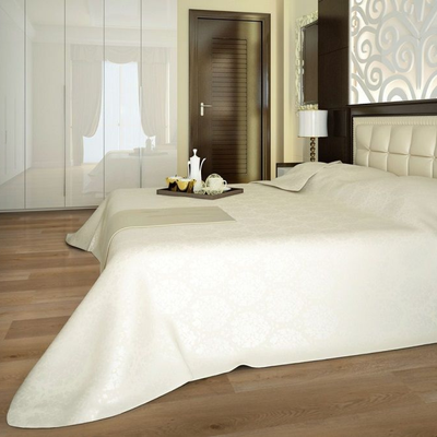 Виниловый пол Wineo 400 Wood Energy Oak Warm DB00114 в интерьере комнаты